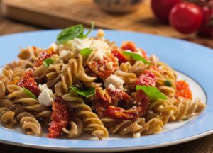 Fusilli Recheado de Sabor: Ricota e Tomate Seco